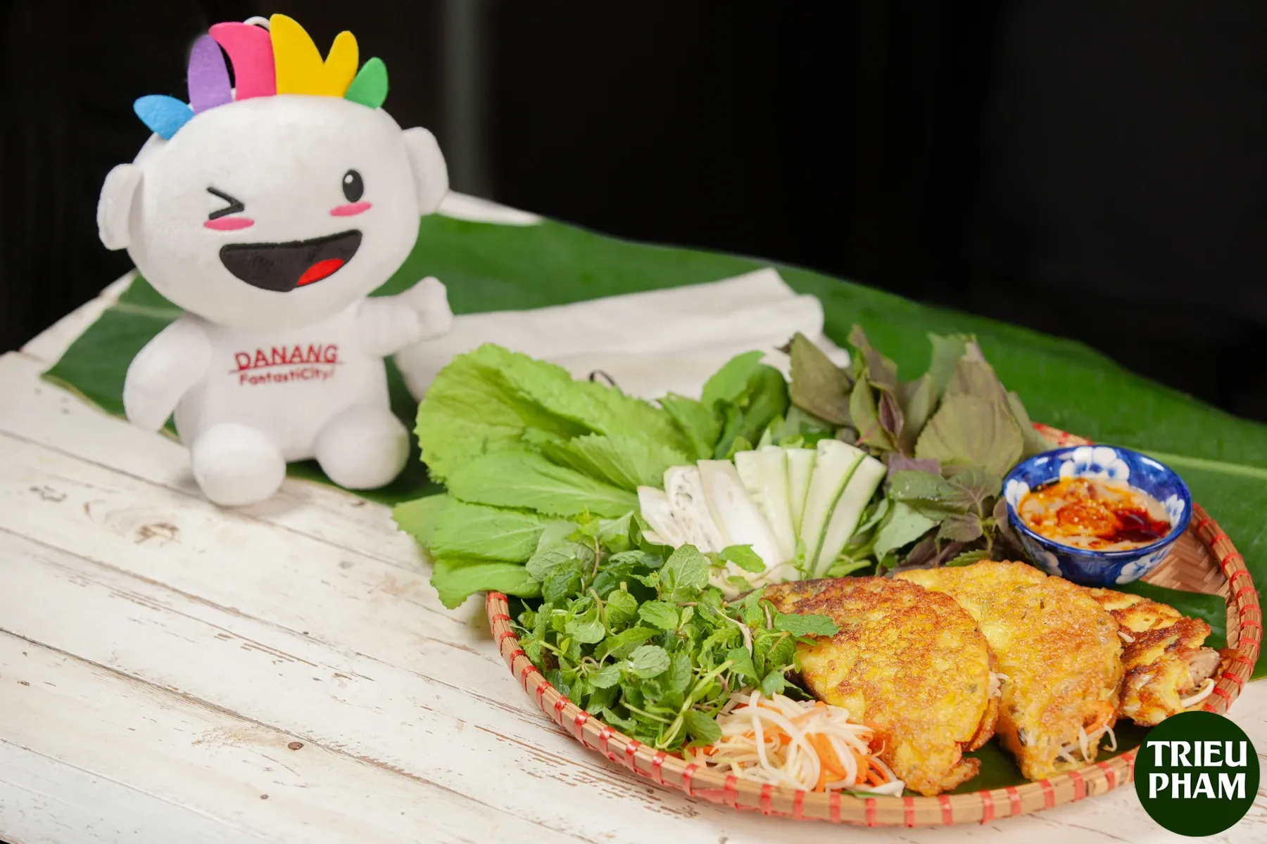 Trieu Pham Media chup anh FB cho nha hang 1