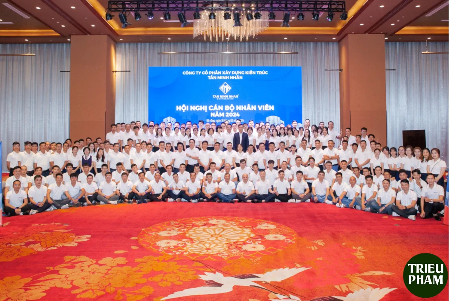 Chụp ảnh sự kiện chuyên nghiệp 2026: Yếu tố quyết định hình ảnh thương hiệu doanh nghiệp 7 Chup hinh su kien