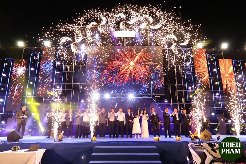 Quay phim chup anh Year End Party 15